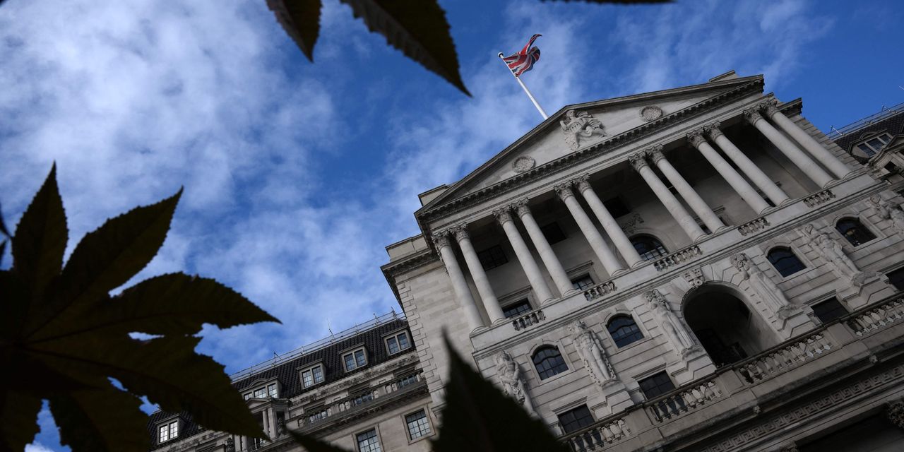 Les rendements des gilts plongent après que la Banque d'Angleterre est intervenue pour acheter à «toute échelle nécessaire» 2 Les rendements des gilts plongent après que la Banque d'Angleterre est intervenue pour acheter à «toute échelle nécessaire» - 1