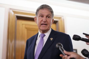 Le projet de loi sur les dépenses passe le vote de procédure après que Manchin ait mis fin à la poussée d'autorisation de pipeline - 5