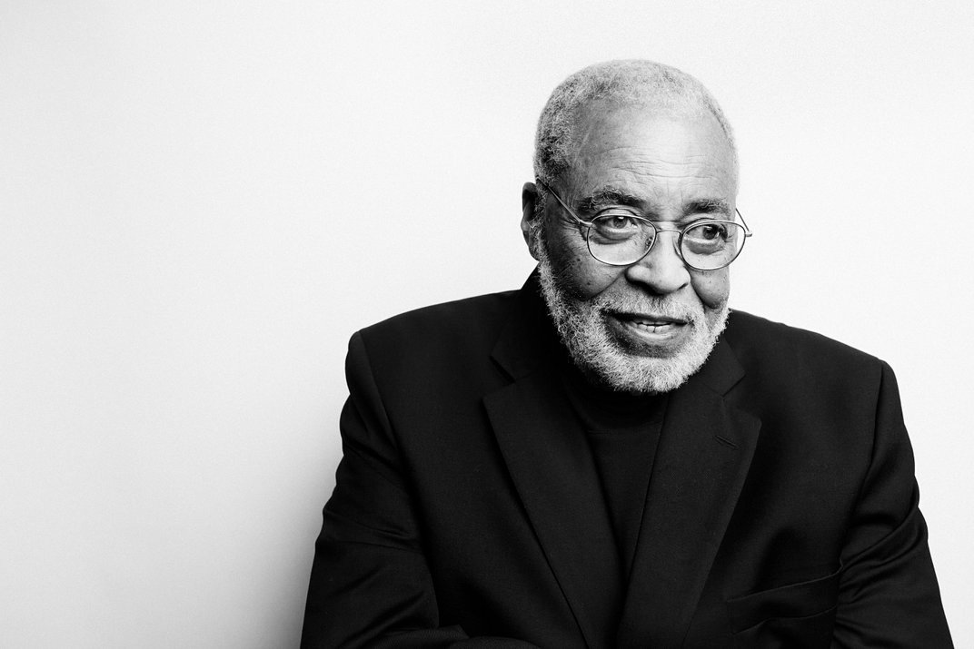 James Earl Jones se retire de la voix de Dark Vador | Nouvelles intelligentes 4 L'acteur James Earl Jones est assis pour un portrait au Longacre Theatre de New York.