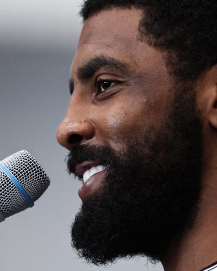 La star des Nets, Kyrie Irving, dit avoir perdu 100 millions de dollars pour avoir refusé le vaccin COVID 74 La star des Nets, Kyrie Irving, dit avoir perdu 100 millions de dollars pour avoir refusé le vaccin COVID - 73