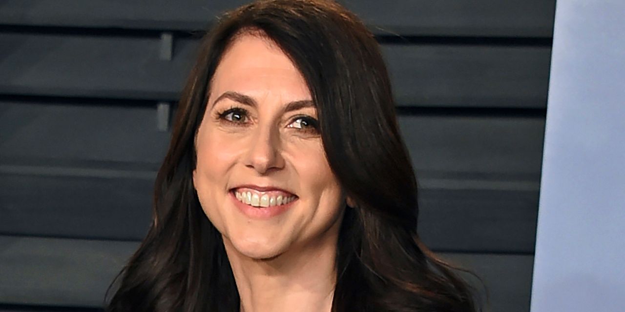 La philanthrope milliardaire MacKenzie Scott demande le divorce de son deuxième mari 2 La philanthrope milliardaire MacKenzie Scott demande le divorce de son deuxième mari - 1