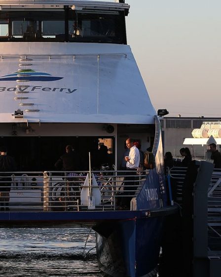 Le ferry de la baie de San Francisco se moque du Cybertruck flottant d'Elon Musk 30 Le ferry de la baie de San Francisco se moque du Cybertruck flottant d'Elon Musk - 29
