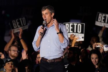 Pas d'audience autorisée pour le débat de vendredi entre le gouverneur sortant du Texas Abbott et le challenger O'Rourke - 9