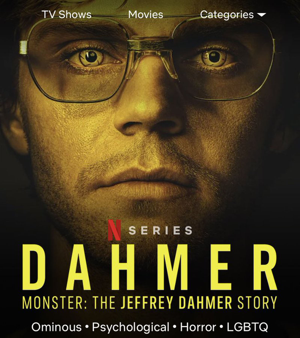 "Ils ne peuvent pas commercialiser la nouvelle série Dahmer en tant que LGBT, c'est tellement foutu" : la pression des fans oblige Netflix à abandonner le tag LGBTQ - Ont-ils franchi une ligne ? 7 Evan Peters Dahmer série 3