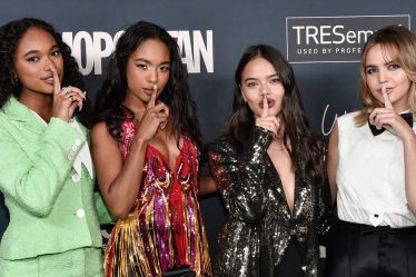 Les stars de « Pretty Little Liars : Original Sin » se réunissent lors de l'événement de lancement de CosmoTrips | Aaron Dominguez, Alycia Pascual-Pena, Austin North, Bailee Madison, Carlacia Grant, Chandler Kinney, Chibuikem Uche, Cierra Ramirez, Emma Kenney, Geffri Maya, Irene Choi, Jason Genao, Jonathan Daviss, Jonetta Kaiser, Kendrick Sampson, Landry Bender, Lewis Tan, Lexi Underwood, Madison Bailey, Madison Pettis, Malia Pyles, Marianly Tejada, Martin Bobb-Semple, Michael Provost, Netta Walker, Nico Greetham, Niles Fitch, Paris Berelc, Rhoyle Ivy King, Sierra Capri, Sisi Stringer, Tony Revolori , Zaria - 9