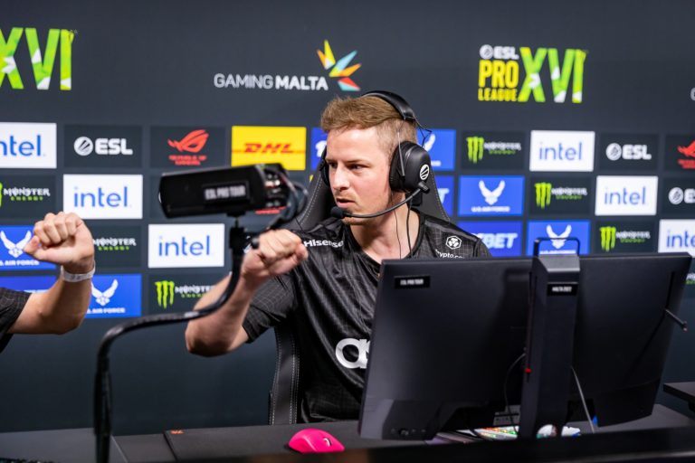 Fnatic bat NiP lors de la saison 16 de l'ESL Pro League 2 Fnatic bat NiP lors de la saison 16 de l'ESL Pro League - 1