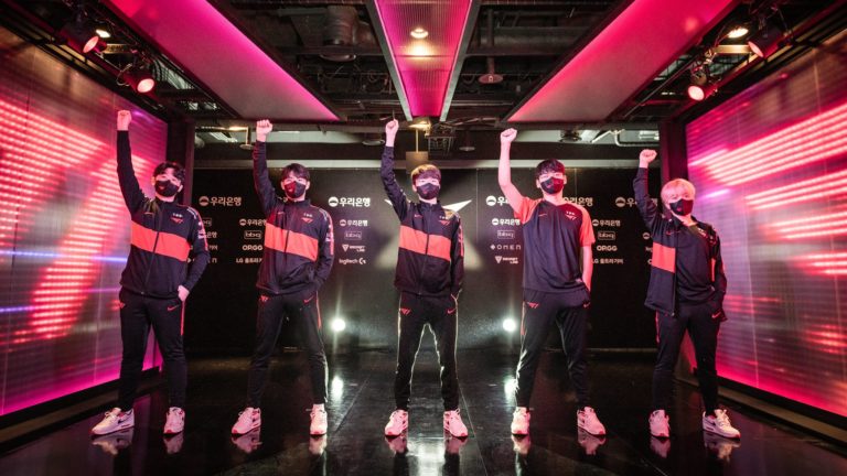 T1 retire Polt du poste d'entraîneur-chef de la Ligue et promeut Bengi au poste d'intérimaire avant les Mondiaux 2022 - 1