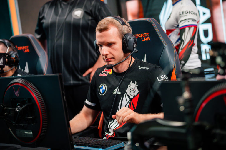 Jankos explique pourquoi G2 et Rogue "n'étaient pas autorisés" à se rendre à New York pour le Mondial 2022 en même temps que les autres équipes de la Ligue 2 Jankos explique pourquoi G2 et Rogue "n'étaient pas autorisés" à se rendre à New York pour le Mondial 2022 en même temps que les autres équipes de la Ligue - 1