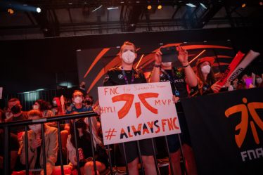 Fnatic obtient un sous-marin d'urgence pour commencer les Mondiaux en raison de tests COVID positifs - 11