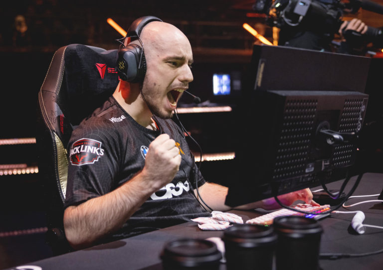 Toutes les équipes EMEA se sont qualifiées pour les éliminatoires VCT Champions 2022 après le retour de Fnatic au top de sa forme lors d'une victoire sur 100T 2 Toutes les équipes EMEA se sont qualifiées pour les éliminatoires VCT Champions 2022 après le retour de Fnatic au top de sa forme lors d'une victoire sur 100T - 1