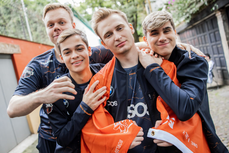 Nouveau sous-marin, pas de problème: Rhuckz devient immortel alors que Fnatic passe parfaitement le premier jour des Mondiaux 2022 2 Nouveau sous-marin, pas de problème: Rhuckz devient immortel alors que Fnatic passe parfaitement le premier jour des Mondiaux 2022 - 1