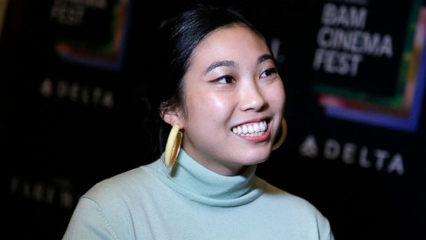Awkwafina parle de rejoindre l'univers cinématographique Marvel: '' Shang-Chi '' va signifier beaucoup pour les gens '' - 1