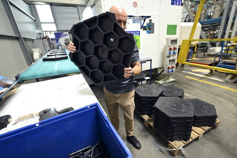 Des dalles de parking recyclable et réutilisables « à l'infini » 2 Des dalles de parking recyclable et réutilisables « à l'infini » - 1