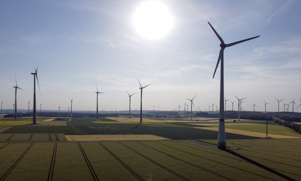 Boucliers tarifaires et extinction des lumières : comment l'Europe fait face à la crise énergétique | L'Europe 1 Éoliennes à Marsberg, Allemagne