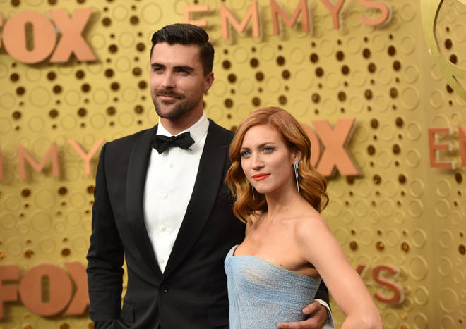 Brittany Snow se sépare de son mari Tyler Stanaland après le drame Selling The OC 3 Brittany Snow et Tyler Stanaland assistent aux Emmys en 2019