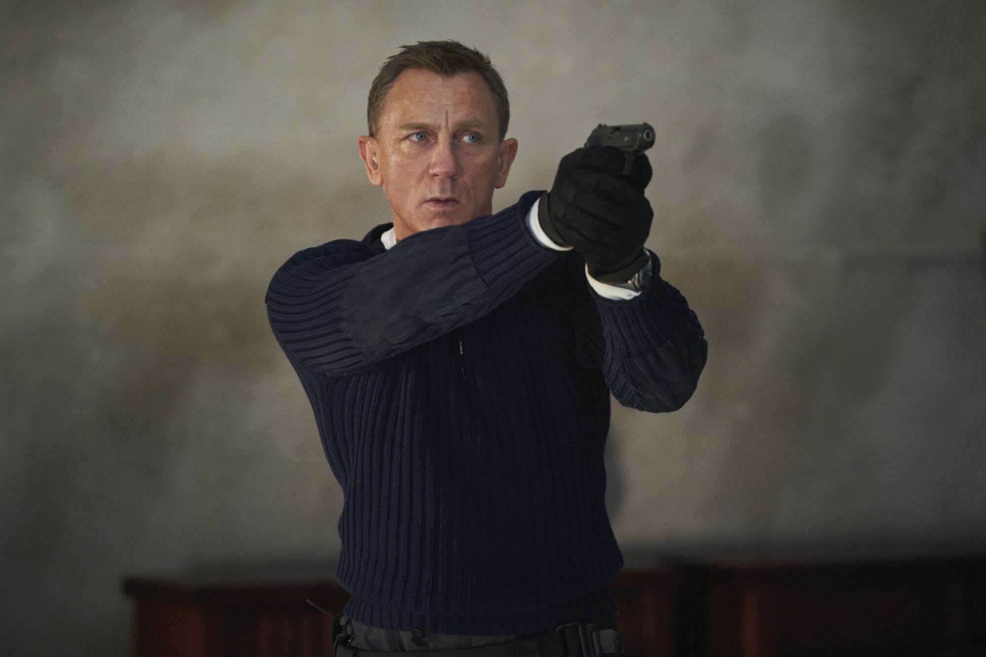 Celui qui jouera ensuite James Bond s'engage sur au moins 10 ans 2 Celui qui jouera ensuite James Bond s'engage sur au moins 10 ans - 1