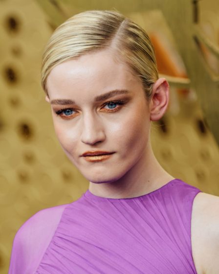 Combien d'Emmys Julia Garner a-t-elle au total ? - 1