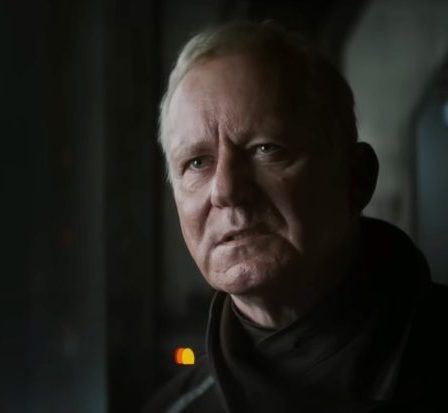 Contre qui Stellan Skarsgård joue-t-il dans Andor ? Luther Raël a expliqué 6 Contre qui Stellan Skarsgård joue-t-il dans Andor ? Luther Raël a expliqué - 5