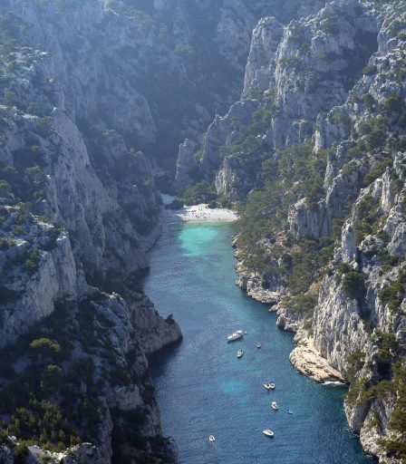 Dans les Calanques près de Marseille, le fléau des locations illégales de bateaux – Sciences et Avenir › News Geek - 44