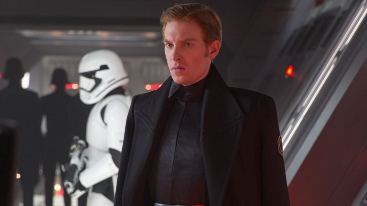 Domhnall Gleeson de Star Wars reviendrait-il en tant que Hux? Voici ce qu'il a dit 2 Domhnall Gleeson de Star Wars reviendrait-il en tant que Hux? Voici ce qu'il a dit - 1