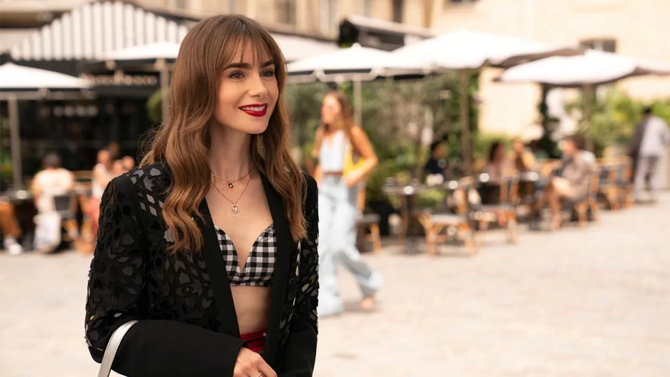 netflix emily à paris saison 3 lily colins netflix emily à paris saison 3 lily colins