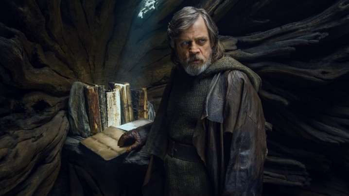 Est-ce que Rian Johnson de The Last Jedi fait partie de l'avenir de Star Wars ? 7 Luke Skywalker avec des tomes Jedi dans The Last Jedi.