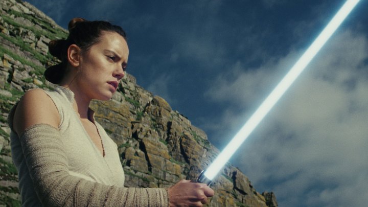 Est-ce que Rian Johnson de The Last Jedi fait partie de l'avenir de Star Wars ? 3 star wars : la dernière revue jedi