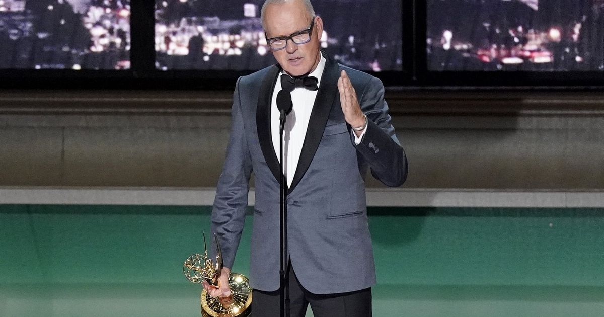 Gagnants des Emmy Awards 2022 : 'Squid Game,' 'The White Lotus', 'Ted Lasso' gagne gros 2 Gagnants des Emmy Awards 2022 : 'Squid Game,' 'The White Lotus', 'Ted Lasso' gagne gros - 1