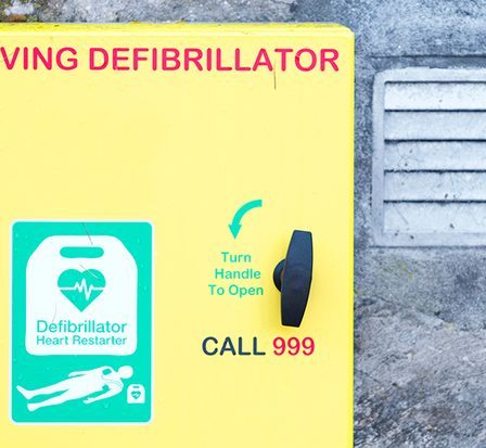Comment fonctionne un défibrillateur ? 18 Comment fonctionne un défibrillateur ? - 17