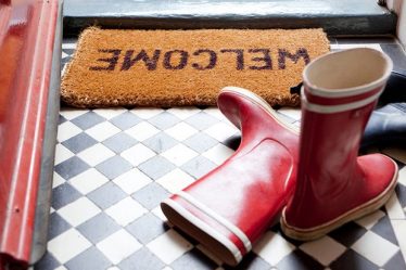 Dois-je enlever mes chaussures à l'intérieur de la maison ? - 5