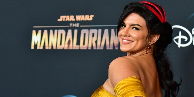 Gina Carano dit qu'elle a été licenciée pour avoir refusé de battre le tambour d'Hollywood: "Ils m'ont poursuivi si fort" 3 LOS ANGELES, CALIFORNIE - 13 NOVEMBRE : Gina Carano assiste à la première de Disney+'s "Le Mandalorien" au El Capitan Theatre le 13 novembre 2019 à Los Angeles, Californie.