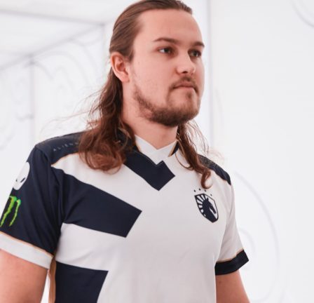 Santorin met fin aux rumeurs de retraite du LCS : "Je ne me suis jamais senti aussi bien" 18 Santorin met fin aux rumeurs de retraite du LCS : "Je ne me suis jamais senti aussi bien" - 17