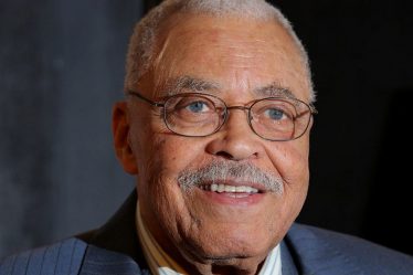James Earl Jones prend sa retraite en tant que voix de Dark Vador - 10