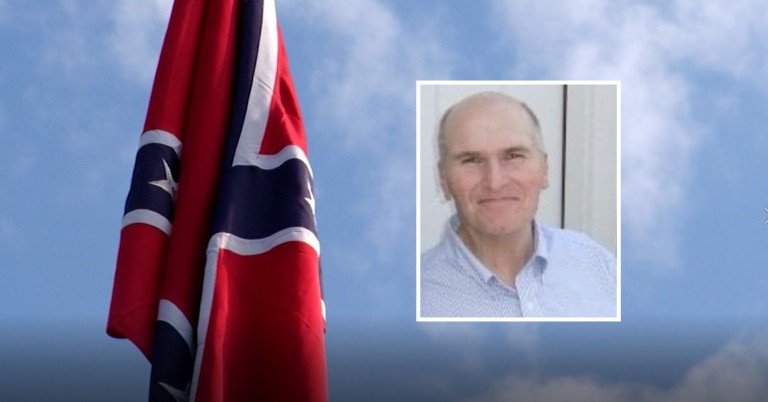 "Je m'inquiète de l'héritage de mon grand-père": le petit-fils de Marvel réagit à la controverse sur le drapeau confédéré à Georgetown 3 Drapeau confédéré