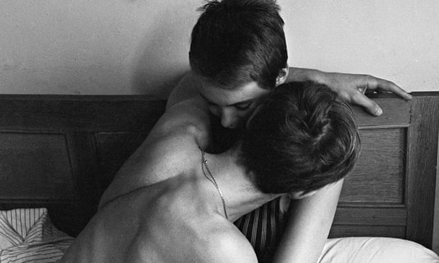 Jean-Luc Godard, géant de la nouvelle vague française, décède à 91 ans 1 Jean-Paul Belmondo et Jean Seberg dans A bout de souffle.