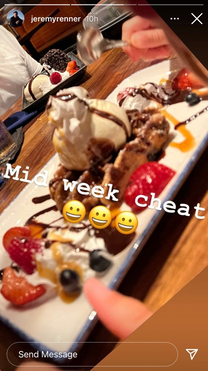 L'histoire Instagram de Jeremy Renner de son repas de triche en milieu de semaine