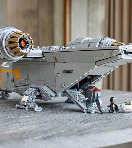 LEGO Star Wars The Mandalorian Razor Crest UCS - 40