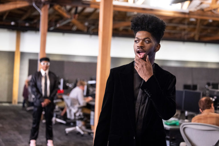Lil Nas X s'associe à Riot pour le thème du Mondial de la Ligue 2022, le skin de prestige K'Sante et plus encore 2 Lil Nas X s'associe à Riot pour le thème du Mondial de la Ligue 2022, le skin de prestige K'Sante et plus encore - 1