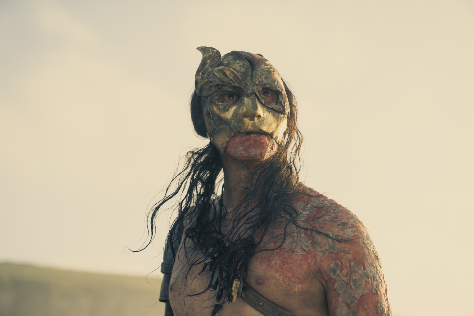 L'acteur Daniel Scott-Smith nous emmène derrière le masque du Crabfeeder 2 L'acteur Daniel Scott-Smith nous emmène derrière le masque du Crabfeeder - 1