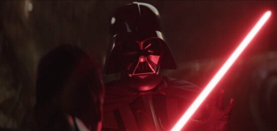 L'acteur de "Star Wars" honoré d'un théâtre qui porte son nom 5 Dark Vador brandissant le sabre laser de Reva