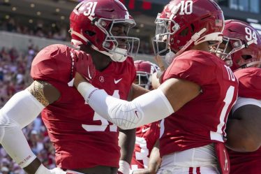 Les coéquipiers d'Anderson en Alabama s'émerveilleront de son héroïsme "Heisman" - 7