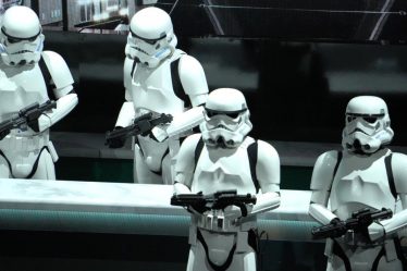 Les fans de Star Wars réagissent aux Stormtroopers qui écrasent les Emmy Awards 2022 - 7