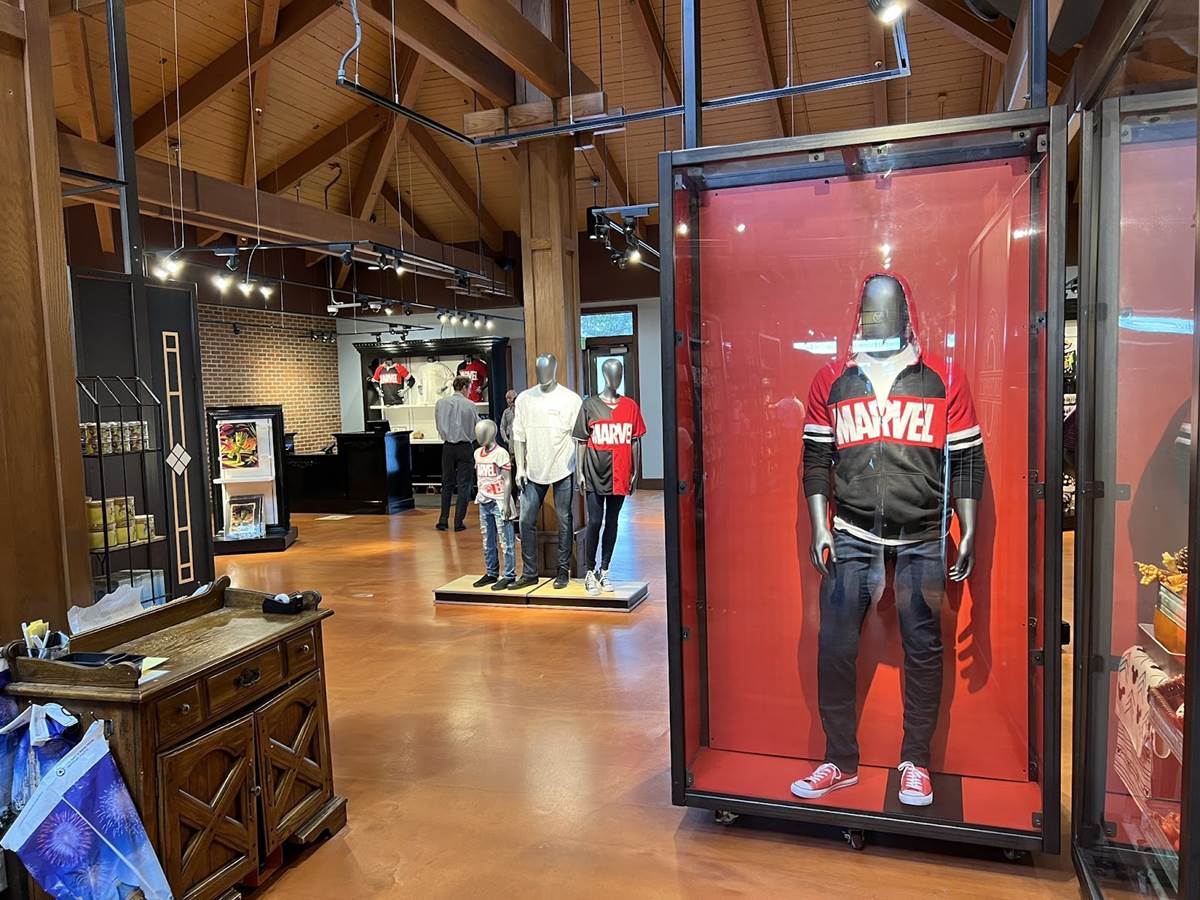 Marvel Merchandise remplace WonderGround Gallery à Marketplace Co-Op à Disney Springs 4 Marvel Merchandise remplace WonderGround Gallery à Marketplace Co-Op à Disney Springs - 3