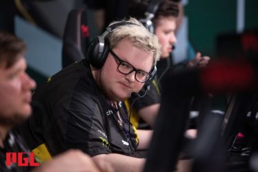 Boombl4 bottom frags dans sa première carte CS:GO sur LAN depuis qu'il a quitté NAVI - 9
