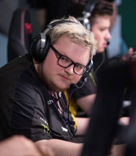 Boombl4 bottom frags dans sa première carte CS:GO sur LAN depuis qu'il a quitté NAVI 38 Boombl4 bottom frags dans sa première carte CS:GO sur LAN depuis qu'il a quitté NAVI - 37