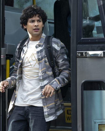 Miguel rencontre-t-il son père dans la saison 5 de Cobra Kai ? 18 Miguel rencontre-t-il son père dans la saison 5 de Cobra Kai ? - 17