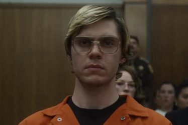 Netflix supprime l'étiquette LGBTQ de la série controversée Dahmer au milieu d'un contrecoup - 14