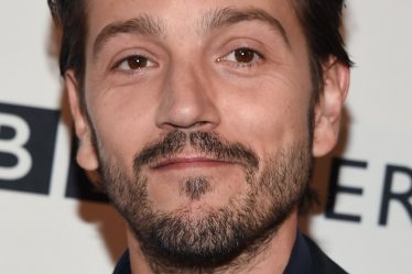 Qui joue le jeune Cassian dans Andor de Disney+ ? - 8