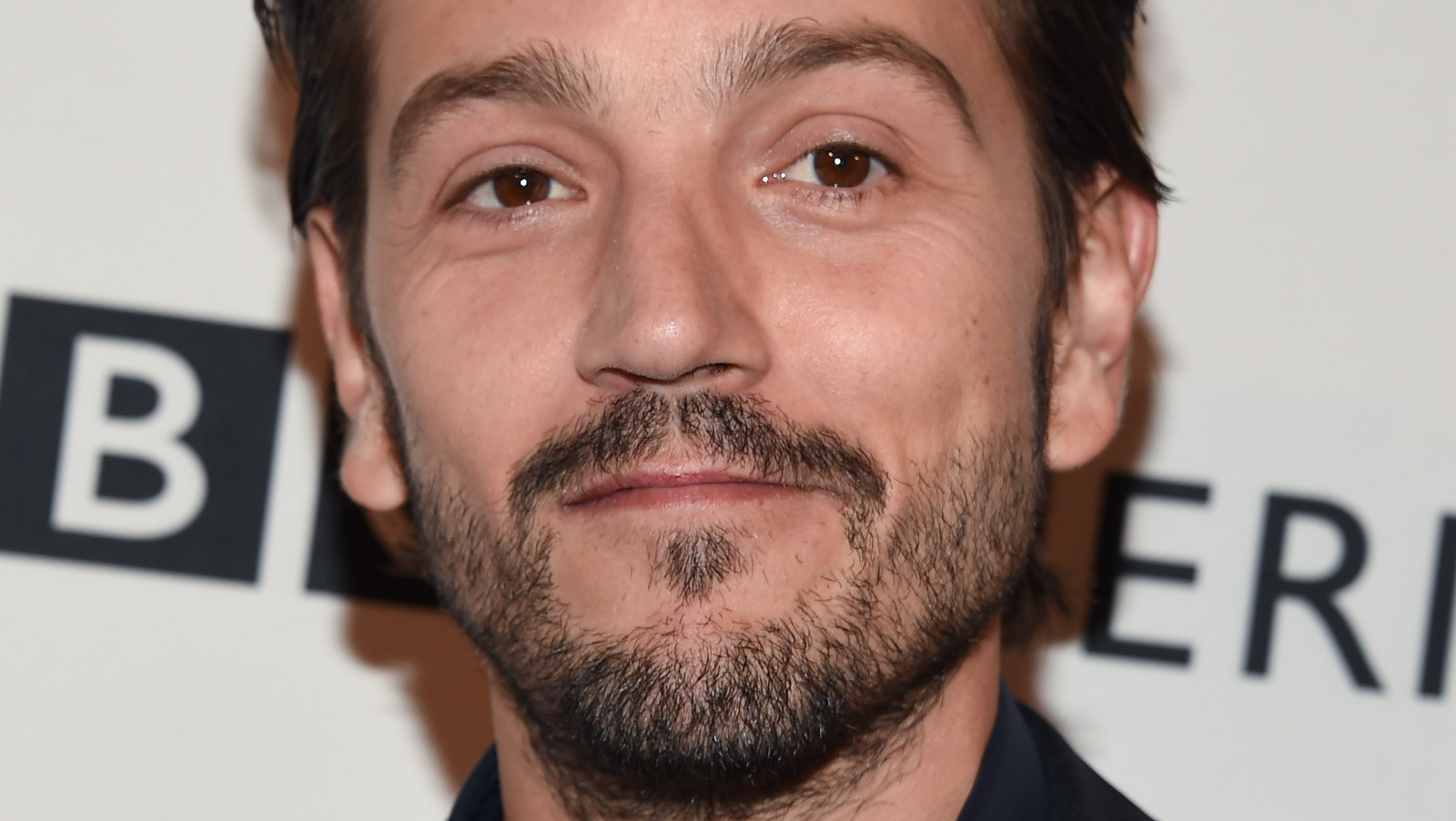 Qui joue le jeune Cassian dans Andor de Disney+ ? 2 Qui joue le jeune Cassian dans Andor de Disney+ ? - 1