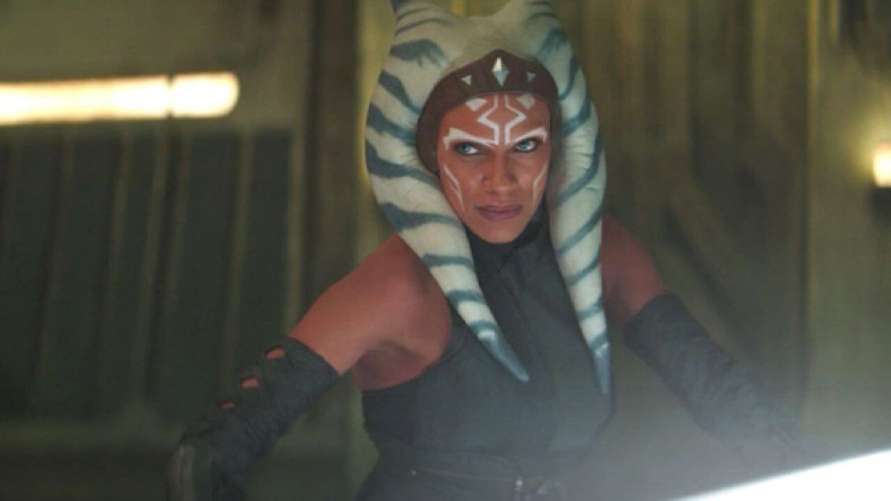 Rosario Dawson fait le point sur les progrès du tournage d'Ahsoka "Super Amazing" 2 Rosario Dawson fait le point sur les progrès du tournage d'Ahsoka "Super Amazing" - 1